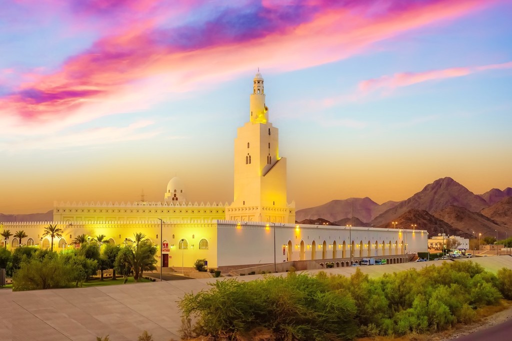 10 Days Economy Umrah Package